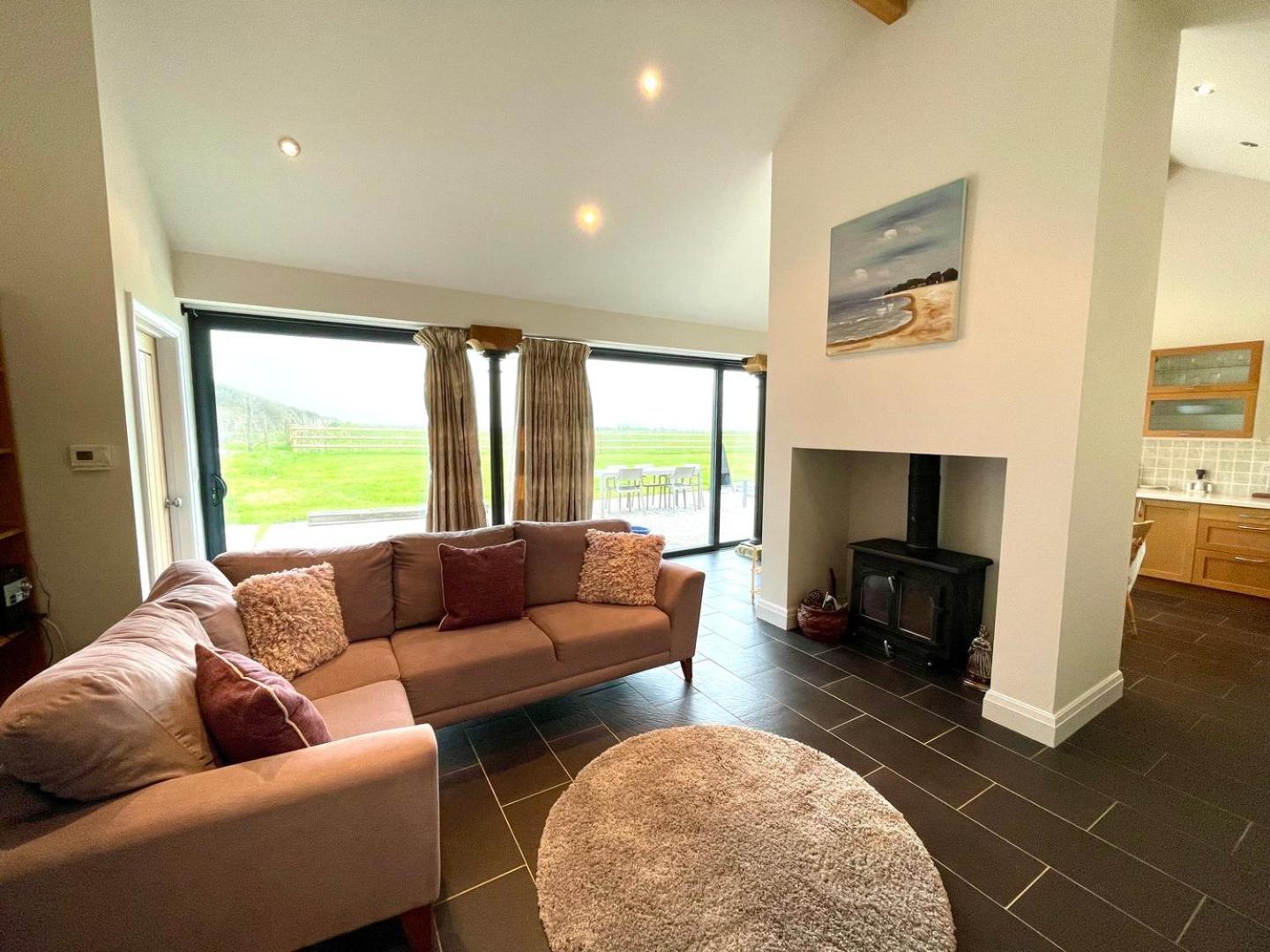 Cosy Barn With Views In Wick Vale Of Glamorgan Eksteriør billede